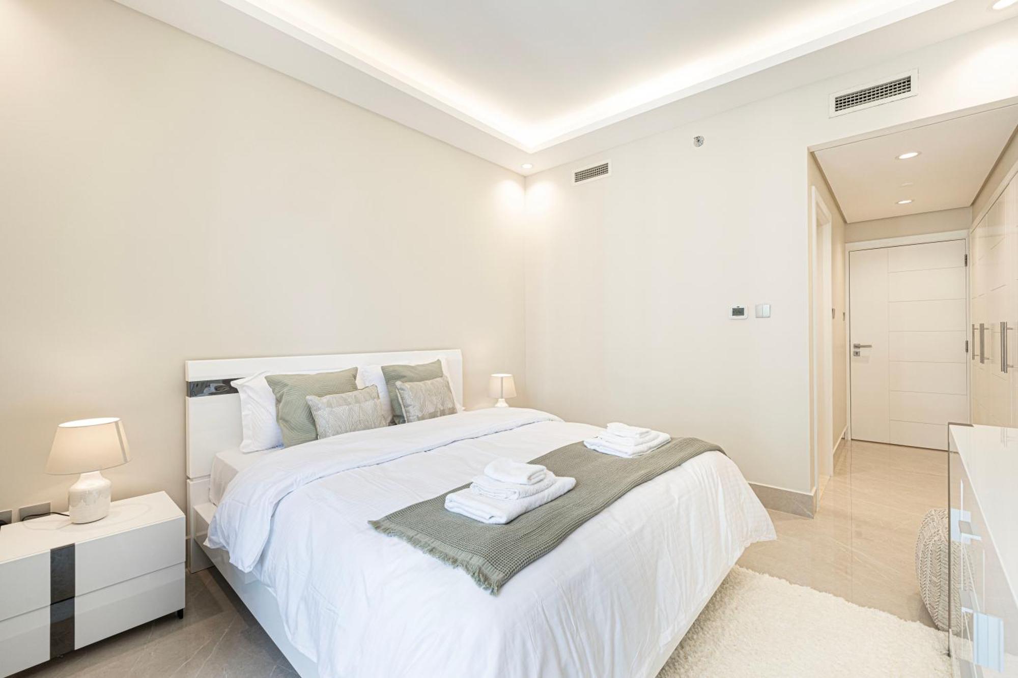 Stunning Burj And Fountain View - 2br Apartment *