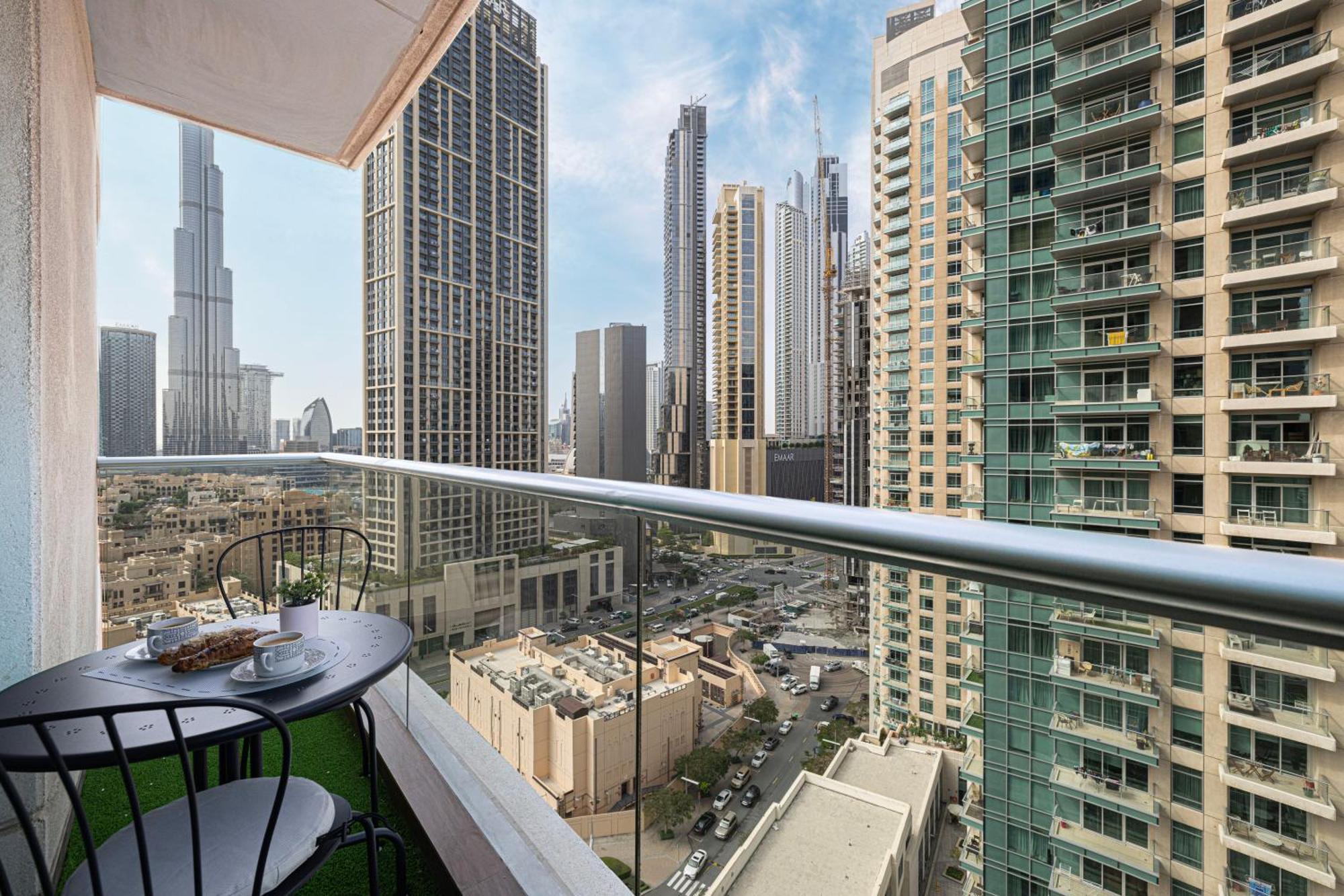 Stunning Burj And Fountain View - 2br Apartment Dubai
